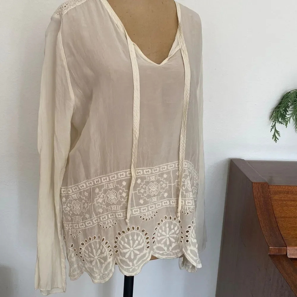 Johnny Was sz M sheer ivory long sleeve v neck w/ tie detail excellent condition - Picture 2 of 11
